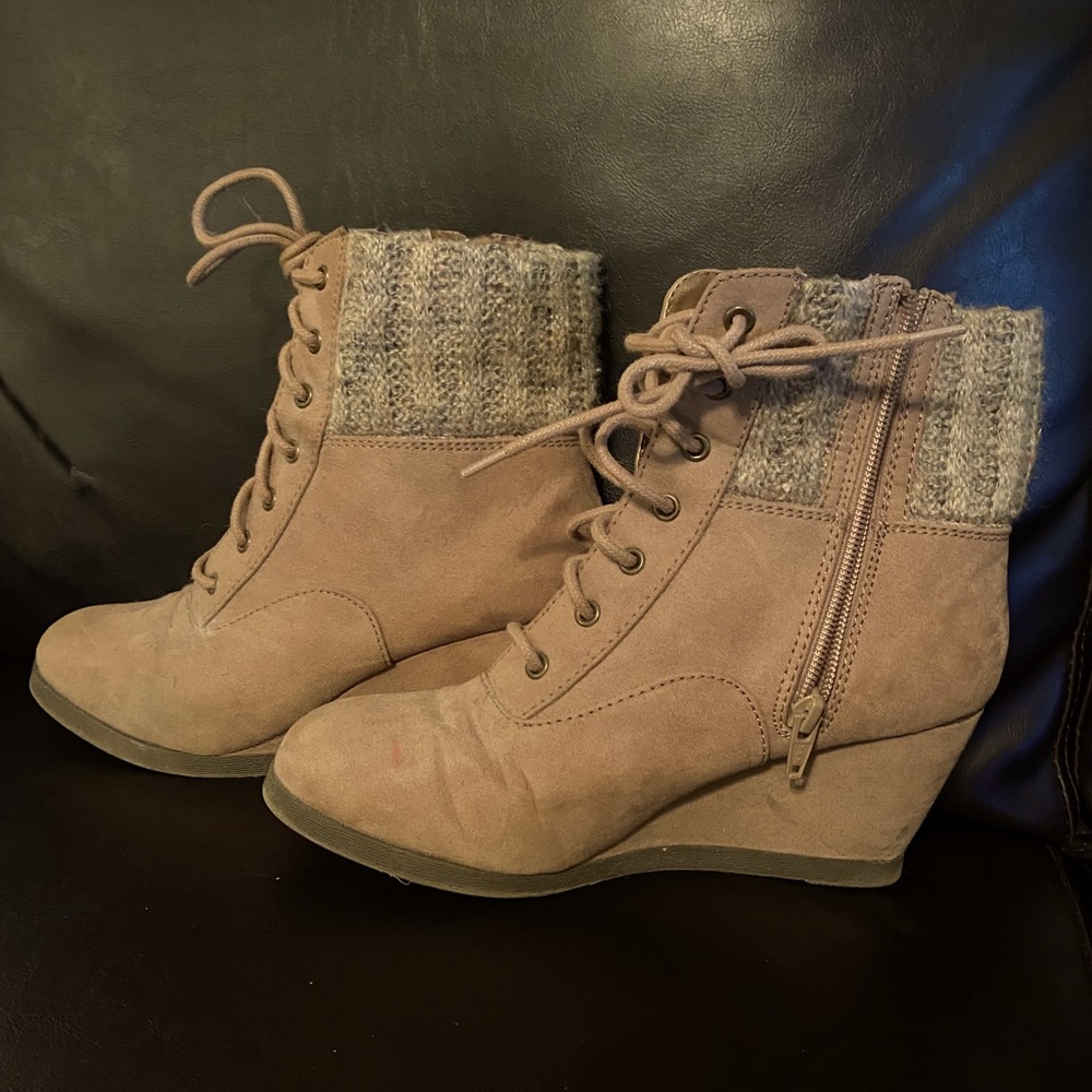 Size 7 US women’s heeled booties from Kohls